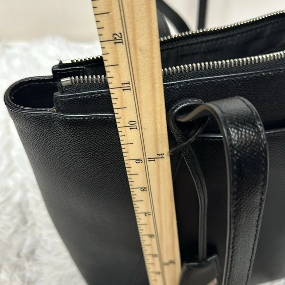 Maddie Medium Crossgrain Leather Tote Bag - Picture 15 of 16